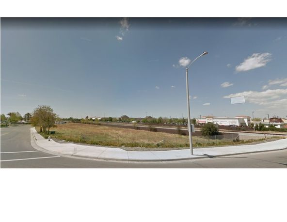 1726 Glendale Ave, Hanford, CA 93230